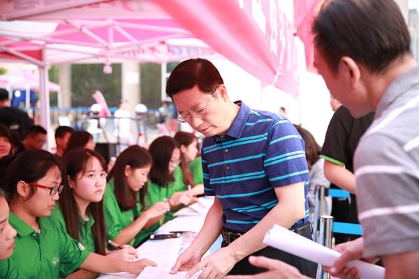 http://www.ayit.edu.cn/_mediafile/aygxy/2018/09/15/20ctae2kph.jpg