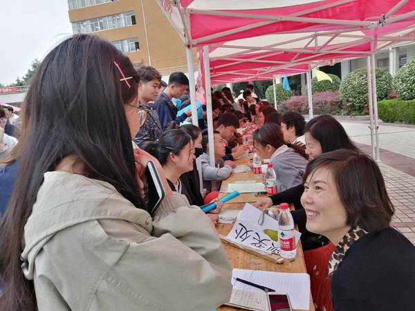 http://www.ayit.edu.cn/_mediafile/zzcs/2019/05/09/2k67wzr7r0.png