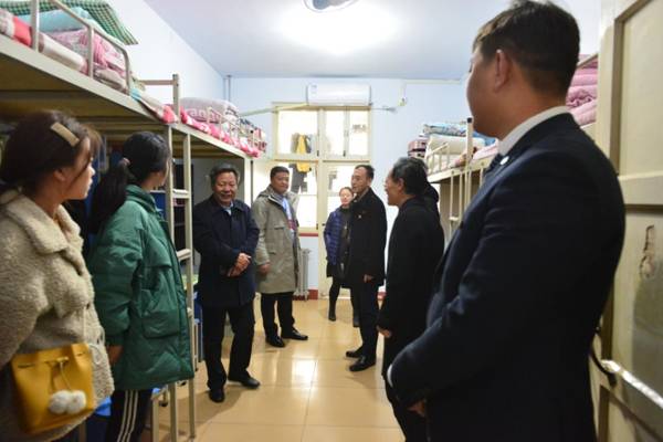 http://www.ayit.edu.cn/_mediafile/zzcs/2019/11/29/2kl55dk7hp.png