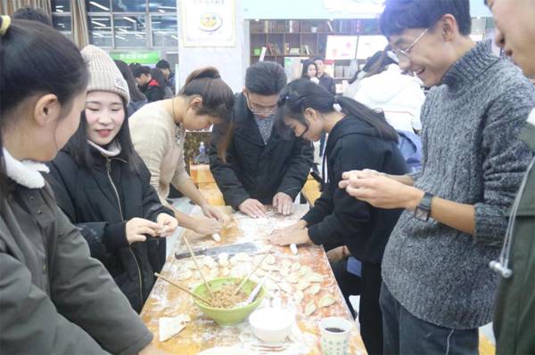 http://www.ayit.edu.cn/_mediafile/zzcs/2019/12/28/26j3r4qplv.png