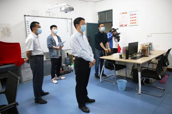 http://www.ayit.edu.cn/_mediafile/zzcs/2020/05/15/1n9h4gsna7.jpg