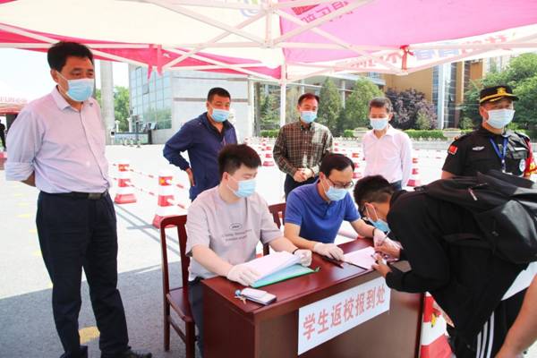 http://www.ayit.edu.cn/_mediafile/zzcs/2020/05/20/2tus58o88w.jpg