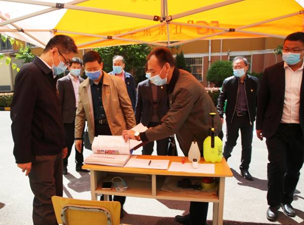 http://www.ayit.edu.cn/_mediafile/zzcs/2020/04/25/2v977ihvyf.jpg